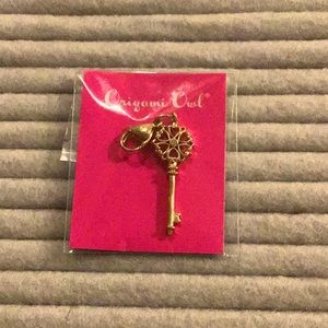 Gold sentiments key dangle (still in packaging)